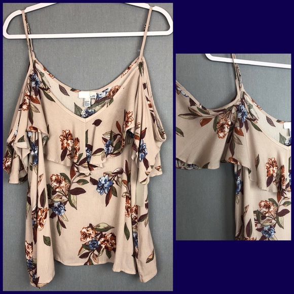 14th & Union Tops - NWT 14th & Union flutter sleeve cold shoulder cami